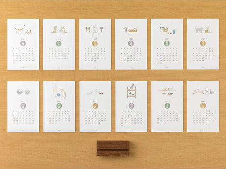 Midori Stand Calendar 2027 - Cat